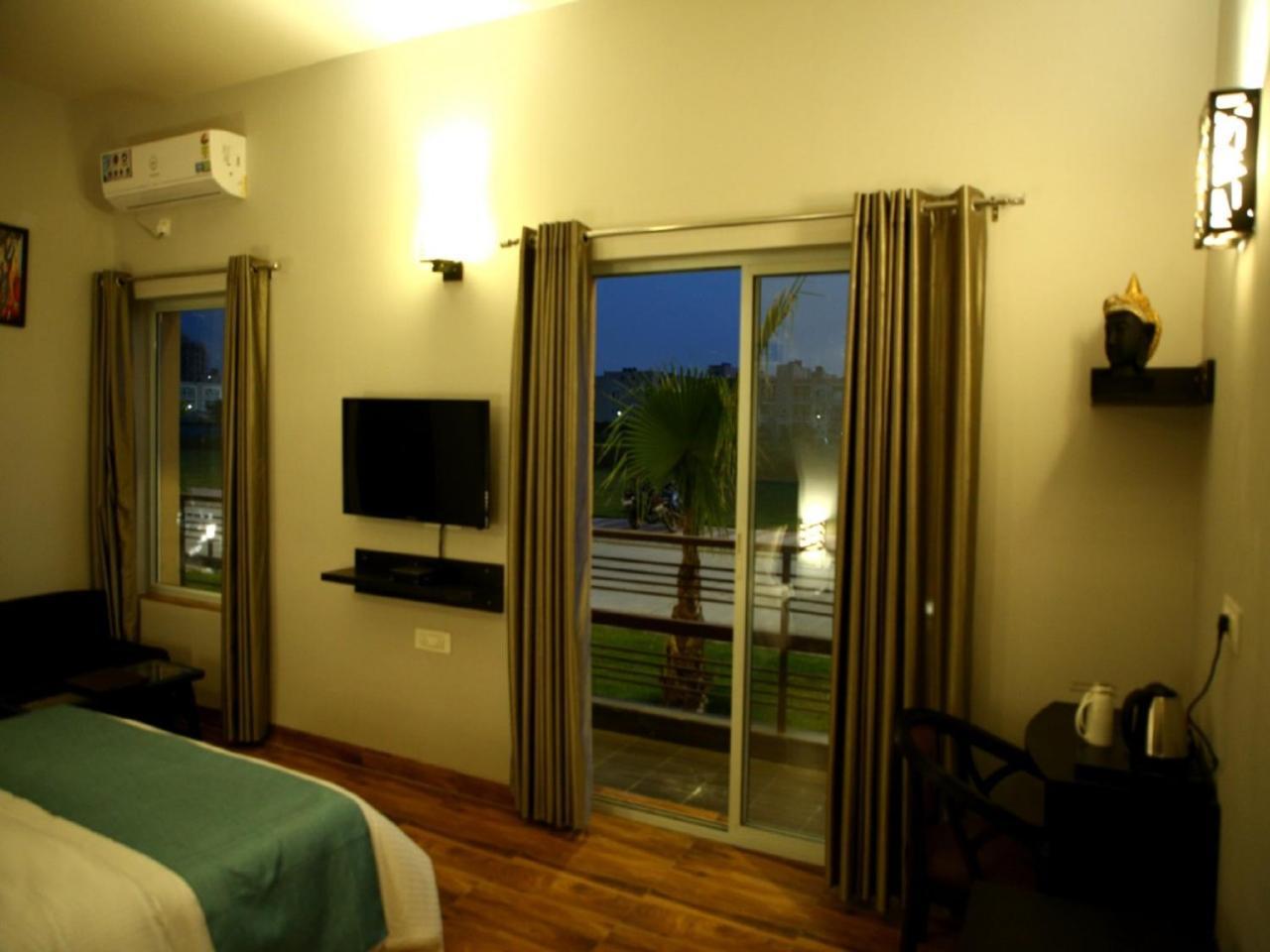 Anandam Clarks Inn Suites Vrindāvan Exterior foto