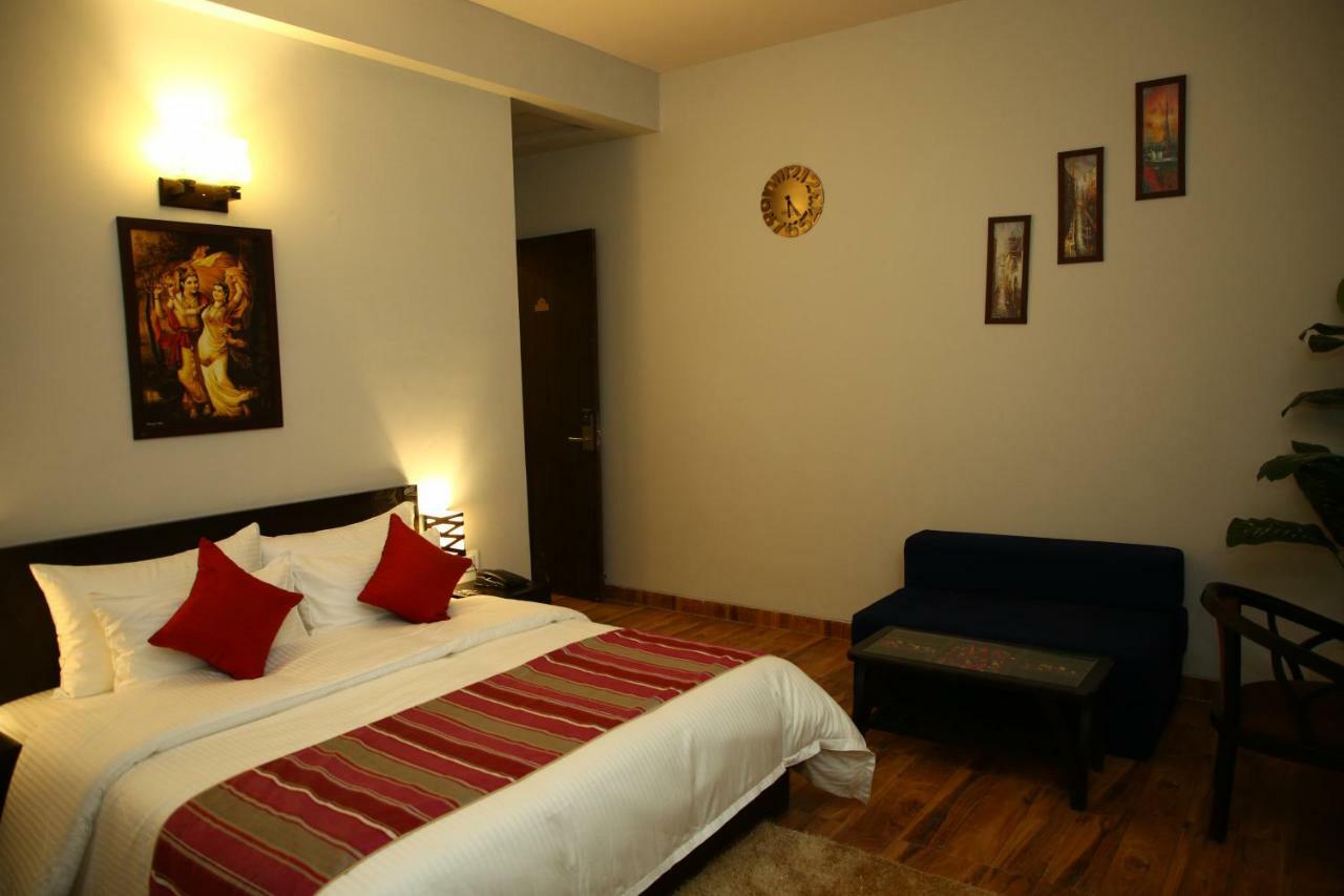 Anandam Clarks Inn Suites Vrindāvan Exterior foto