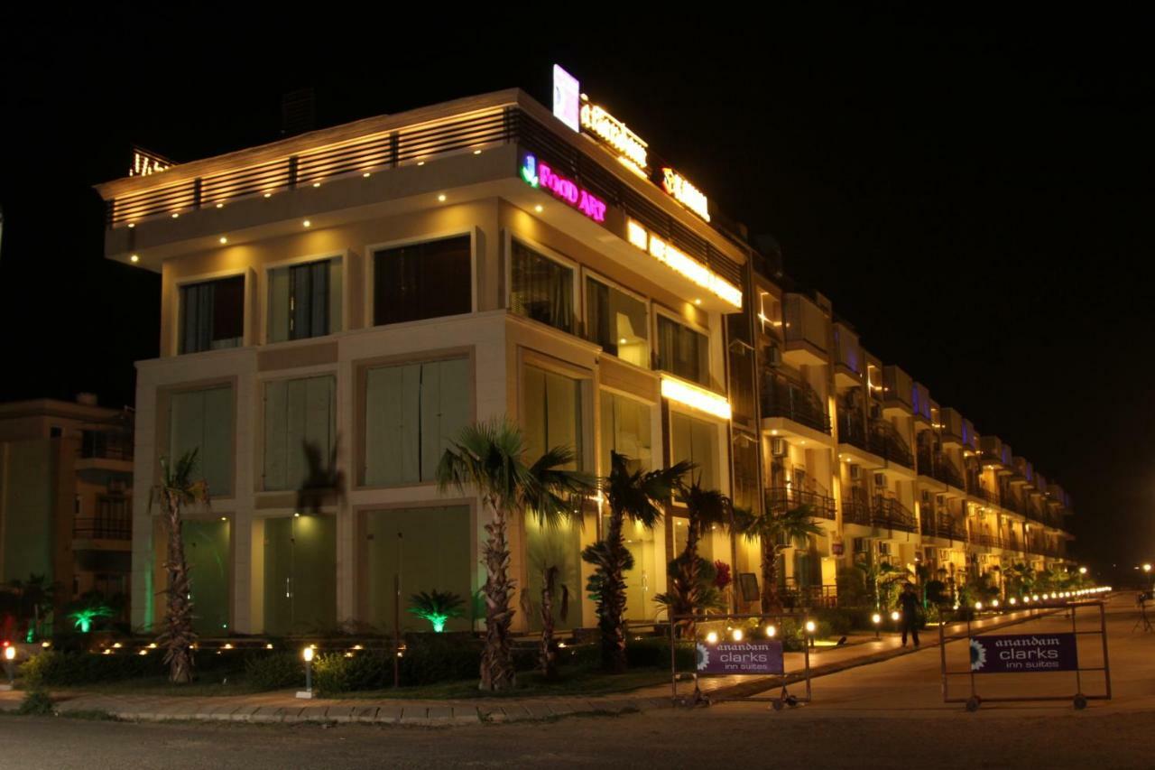 Anandam Clarks Inn Suites Vrindāvan Exterior foto