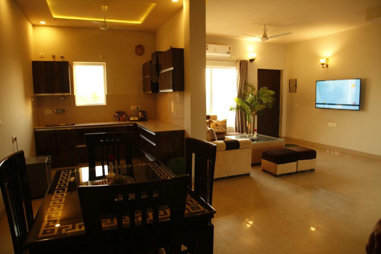 Anandam Clarks Inn Suites Vrindāvan Exterior foto