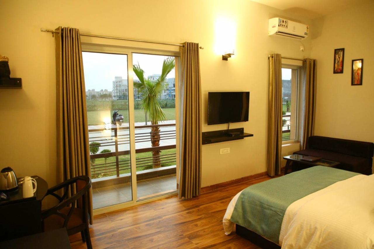 Anandam Clarks Inn Suites Vrindāvan Exterior foto